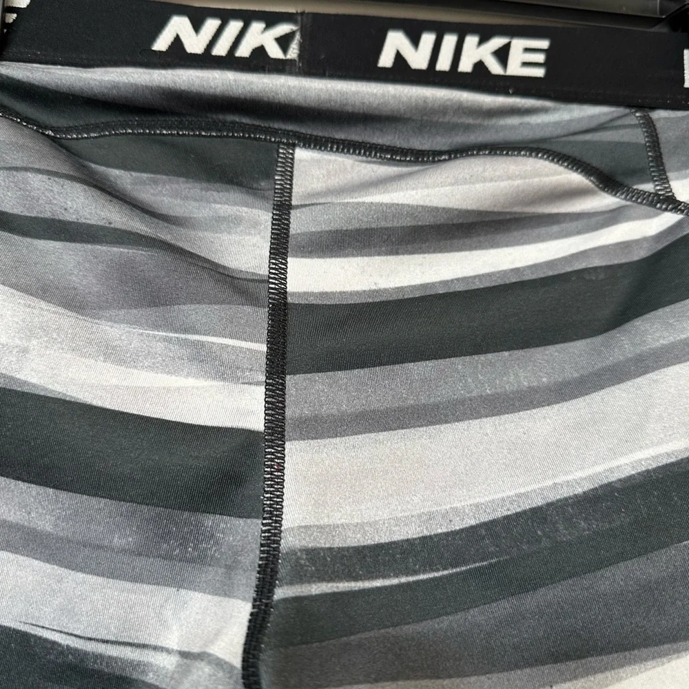 NIKE Pants Gray Stripe Running Workout Leggings Dri Fit Size S - Picture 2 of 5